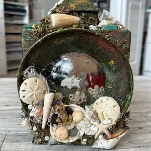 Lantern washed up from the sea! 🧜🏼‍♀️